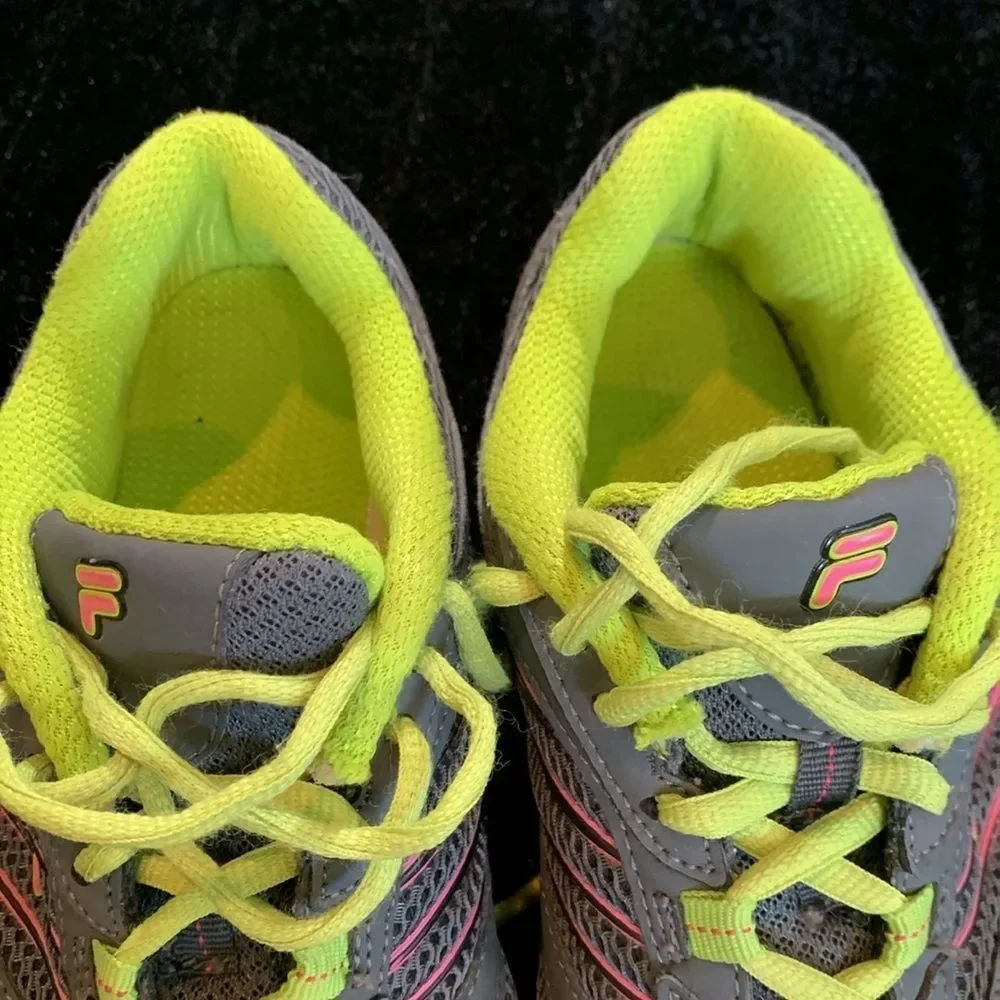 FILA MEMORY FOAM FOOTBED GRAY GREEN HOT PINK SIZE 8.5